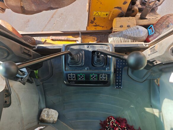 2011 Caterpillar 428, жёлтый, 4200000 рублей - вид 6