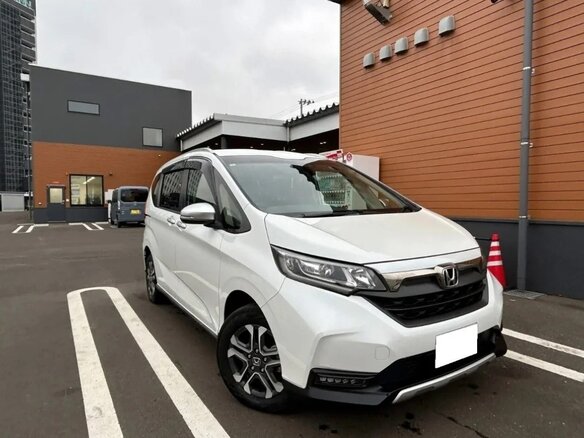 2023 Honda Freed II Рестайлинг, белый, 1450000 рублей - вид 2