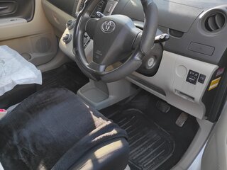 2009 Toyota Passo Sette, серебристый, 695000 рублей, вид 4