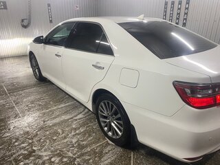 2016 Toyota Camry VII (XV50) Рестайлинг, белый, 2200000 рублей, вид 4