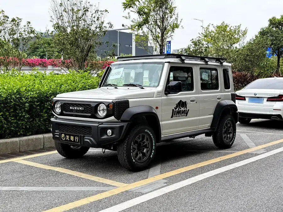 Открыть фотографии: Suzuki Jimny IV
