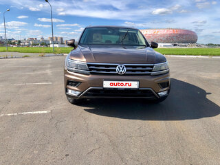 2017 Volkswagen Tiguan II, коричневый, 2060000 рублей, вид 2
