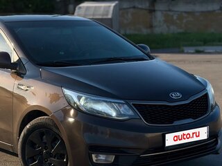 2017 Kia Rio III Рестайлинг, коричневый, 850000 рублей, вид 3