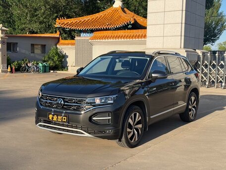 2022 Volkswagen Tayron I, чёрный, 2140000 рублей, вид 1