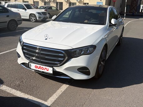 2025 Mercedes-Benz E-Класс 220 d VI (W214, S214), белый, 7650000 рублей, вид 3