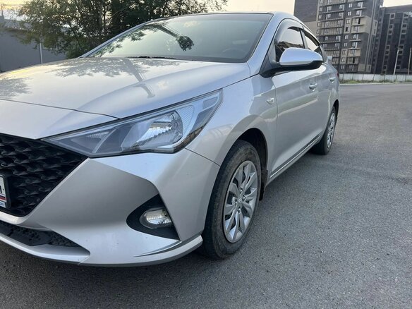 2021 Hyundai Solaris II Рестайлинг, серебристый, 1437000 рублей - вид 10