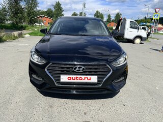 2018 Hyundai Solaris II, чёрный, 900000 рублей, вид 3