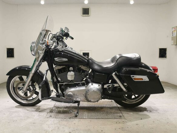 2011 Harley-Davidson Dyna Switchback, чёрный, 949000 рублей