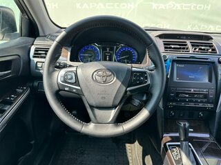 2016 Toyota Camry VII (XV50) Рестайлинг, белый, 1880000 рублей, вид 5
