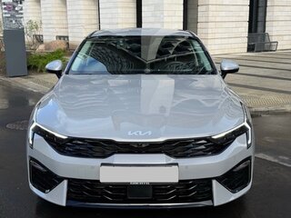 2025 Kia K5 III Рестайлинг, серый, 3450000 рублей, вид 3
