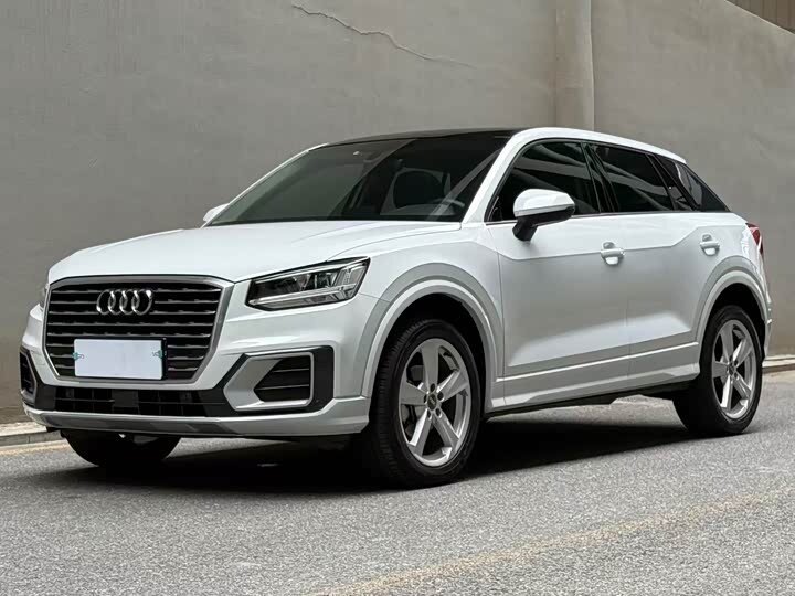 Открыть фотографии: Audi Q2 I