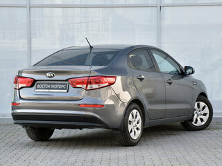 2015 Kia Rio III Рестайлинг, серый, 890000 рублей, вид 3