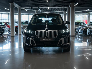 2024 BMW X5 Long 30Li IV (G05/G18) Рестайлинг, чёрный, 8950000 рублей, вид 3