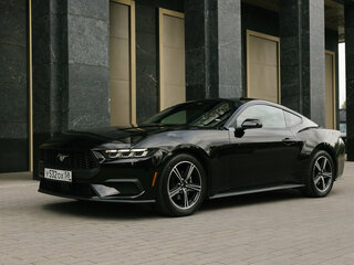 2023 Ford Mustang VII, чёрный, 4400000 рублей, вид 2