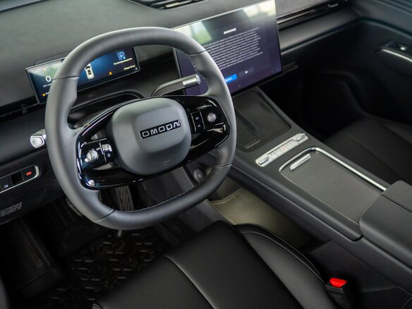2026 Omoda C7, серебристый, 3099000 рублей - вид 16
