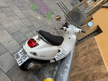 2010 Vespa LX 150, белый, 250000 рублей, вид 3