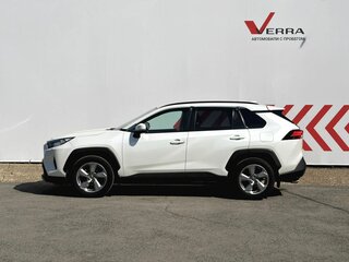 2020 Toyota RAV4 V (XA50), белый, 3100000 рублей, вид 2