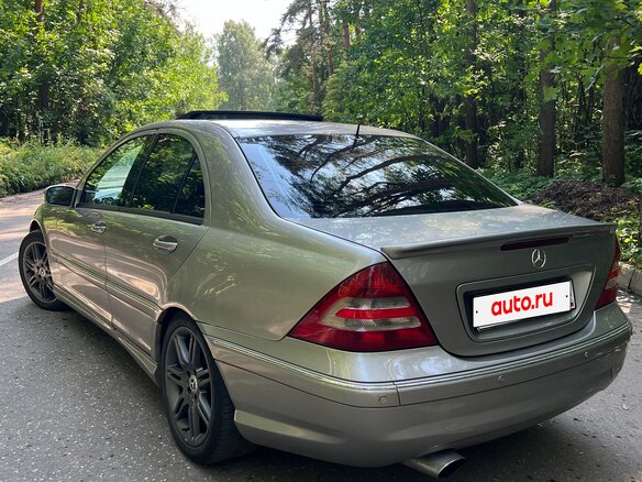 2004 Mercedes-Benz C-Класс 230 II (W203) Рестайлинг, серый - вид 3