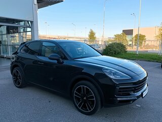 2019 Porsche Cayenne III, чёрный, 5550000 рублей, вид 4