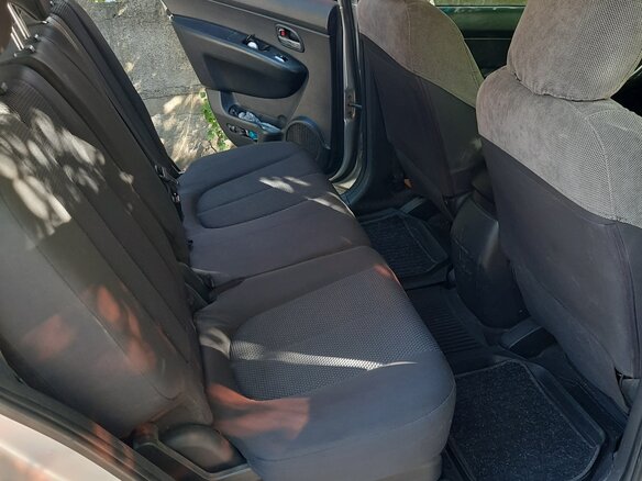 2011 Kia Carens II (UN), серебристый - вид 12