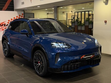 2026 Porsche Cayenne S Electric IV, синий, 34480000 рублей, вид 3