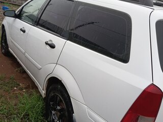 2001 Ford Focus I (North America), белый, 190000 рублей, вид 4