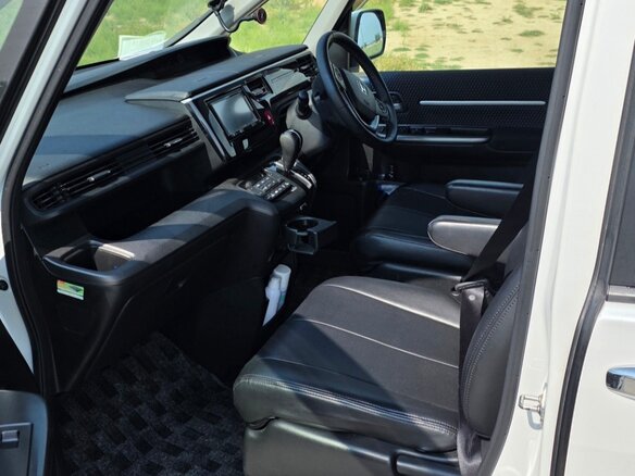 2015 Honda Stepwgn Spada V, белый, 1926000 рублей - вид 3