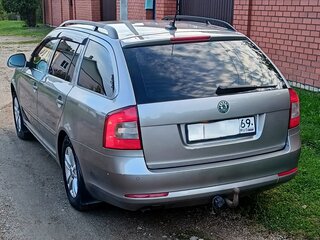 2010 Skoda Octavia II (A5) Рестайлинг, серый, 800000 рублей, вид 4