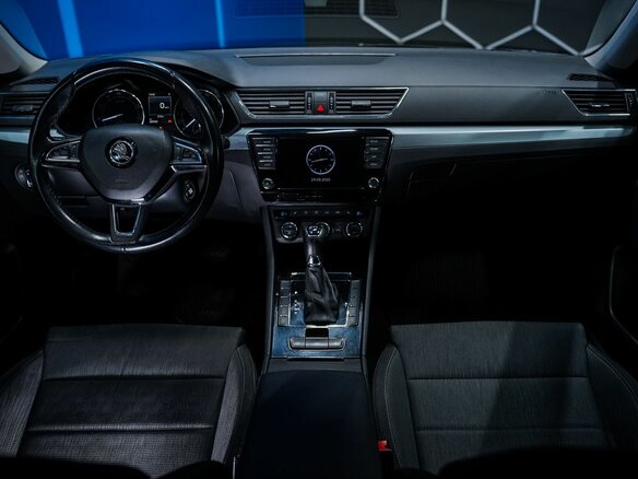 2016 Skoda Superb III, серый, 1400000 рублей - вид 11