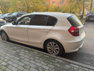 2011 BMW 1 серии 116i I (E81/E82/E87/E88) Рестайлинг, белый, 580000 рублей, вид 5