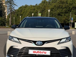 2022 Toyota Camry VIII (XV70) Рестайлинг, белый, 3450000 рублей, вид 4