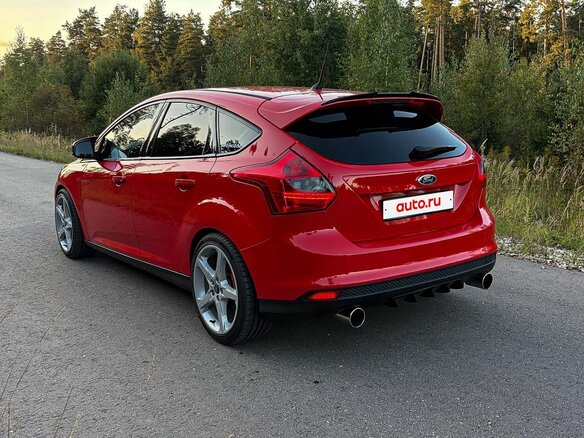 2013 Ford Focus III, красный, 975000 рублей - вид 6