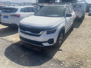 2021 Kia KX3, белый, 2500000 рублей, вид 2