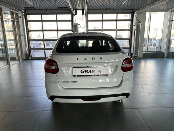 2026 Lada (ВАЗ) Granta I Рестайлинг, белый, 1324000 рублей - вид 6