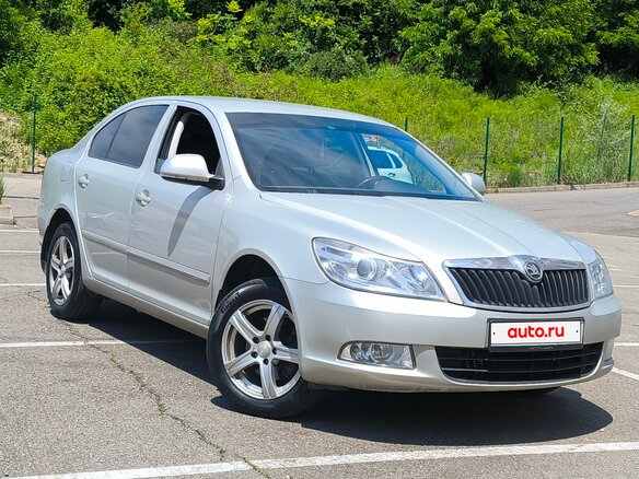 2012 Skoda Octavia II (A5) Рестайлинг, серебристый - вид 2