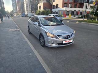 2015 Hyundai Solaris I Рестайлинг, серебристый, 800000 рублей, вид 2