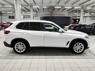 2021 BMW X5 30d IV (G05/G18), белый, 9380000 рублей, вид 4