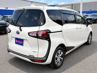 2022 Toyota Sienta II Рестайлинг, белый, 1550000 рублей, вид 4