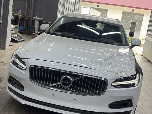 2021 Volvo V90 II Рестайлинг, белый, 3100000 рублей