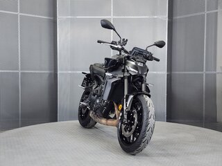 2024 Yamaha MT-09 (FZ-09), чёрный, 1199000 рублей, вид 3