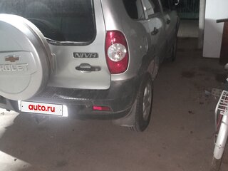 2012 Chevrolet Niva I Рестайлинг, серебристый, 420000 рублей, вид 1