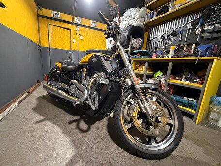 2011 Harley-Davidson V-Rod Muscle, жёлтый, 1750000 рублей, вид 2