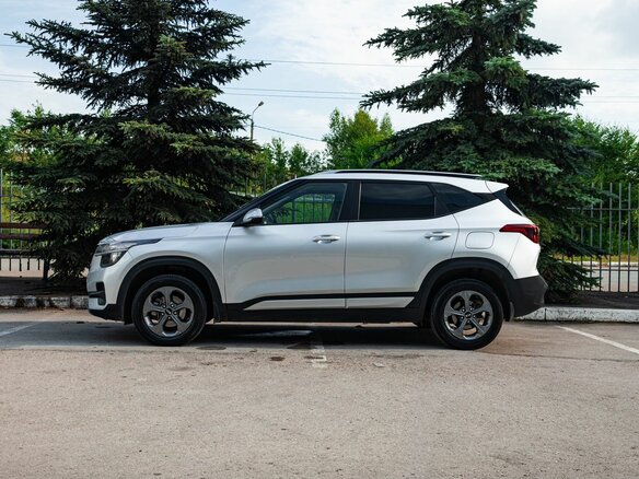2021 Kia Seltos I, серый, 1800000 рублей - вид 5