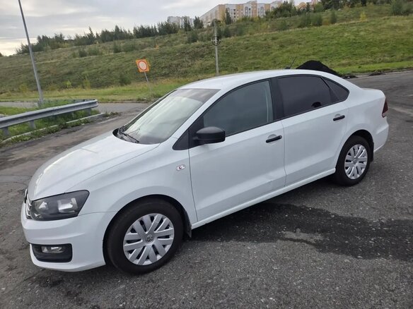 2019 Volkswagen Polo V Рестайлинг, белый, 950000 рублей - вид 4