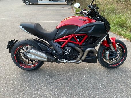 2011 Ducati Diavel, красный, 470000 рублей, вид 3