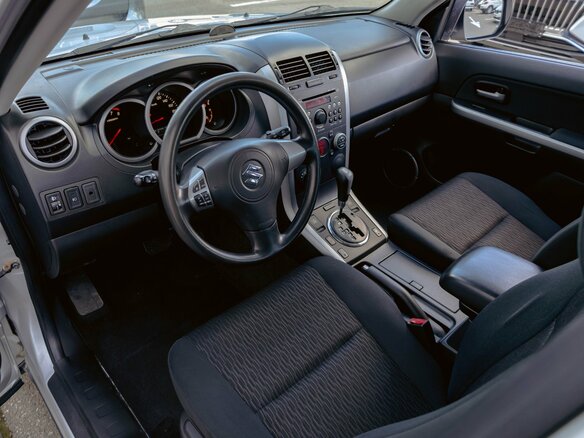 2013 Suzuki Grand Vitara II Рестайлинг 2, серебристый, 1395000 рублей - вид 14