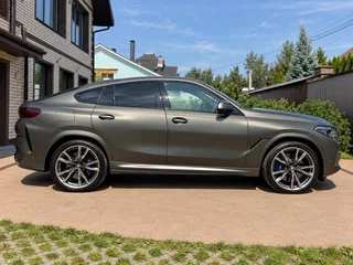 2020 BMW X6 M50d III (G06), зелёный, 7700000 рублей, вид 3