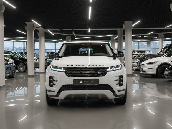 2025 Land Rover Range Rover Evoque II Рестайлинг, белый - вид 2