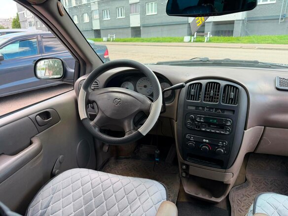 2001 Dodge Caravan 3-speed IV, зелёный - вид 6