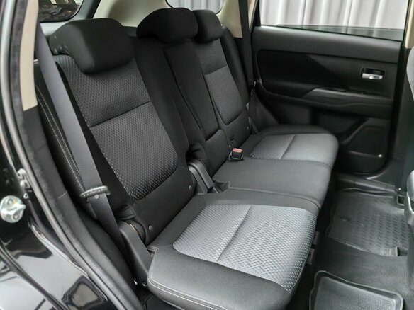 2018 Mitsubishi Outlander III Рестайлинг 2, чёрный, 1735000 рублей - вид 8